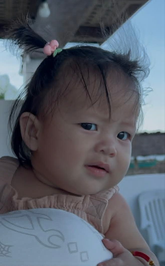 Hayley's portrait 8 — Month 8